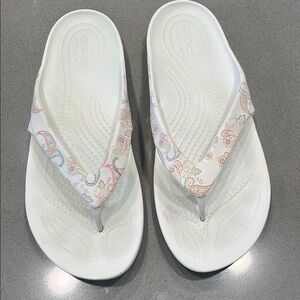 CROCS White Flip Flop Sandals